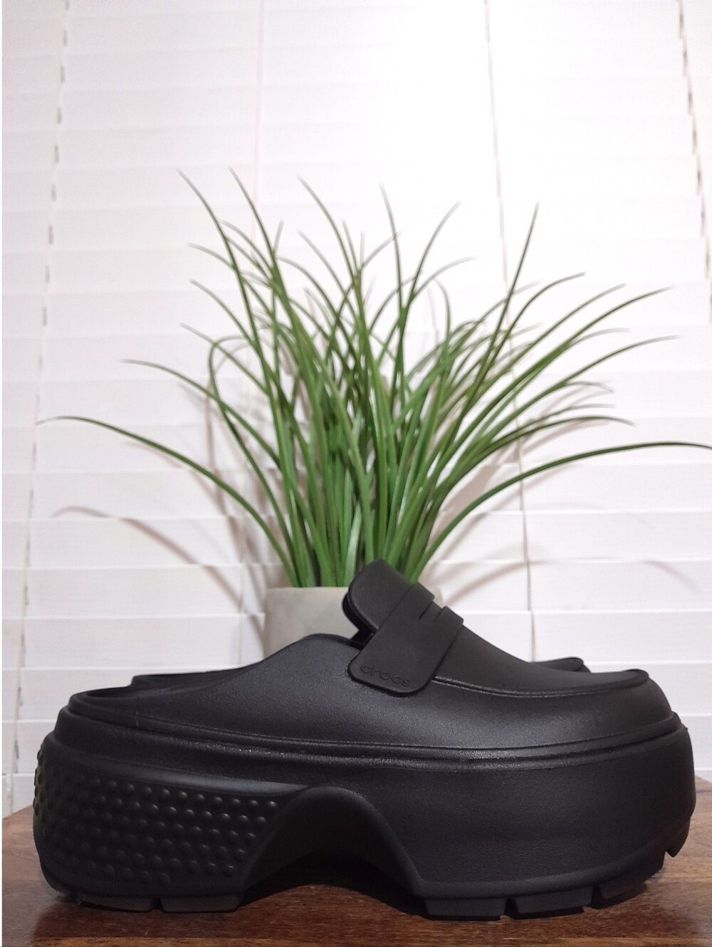 Crocs Chunky Platform Lugged Stomp Loafers Mules Black Sz W10 M8 - Picture 5 of 12